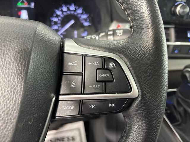 Used 2023 Toyota Sienna XLE AWD/4WD image 29