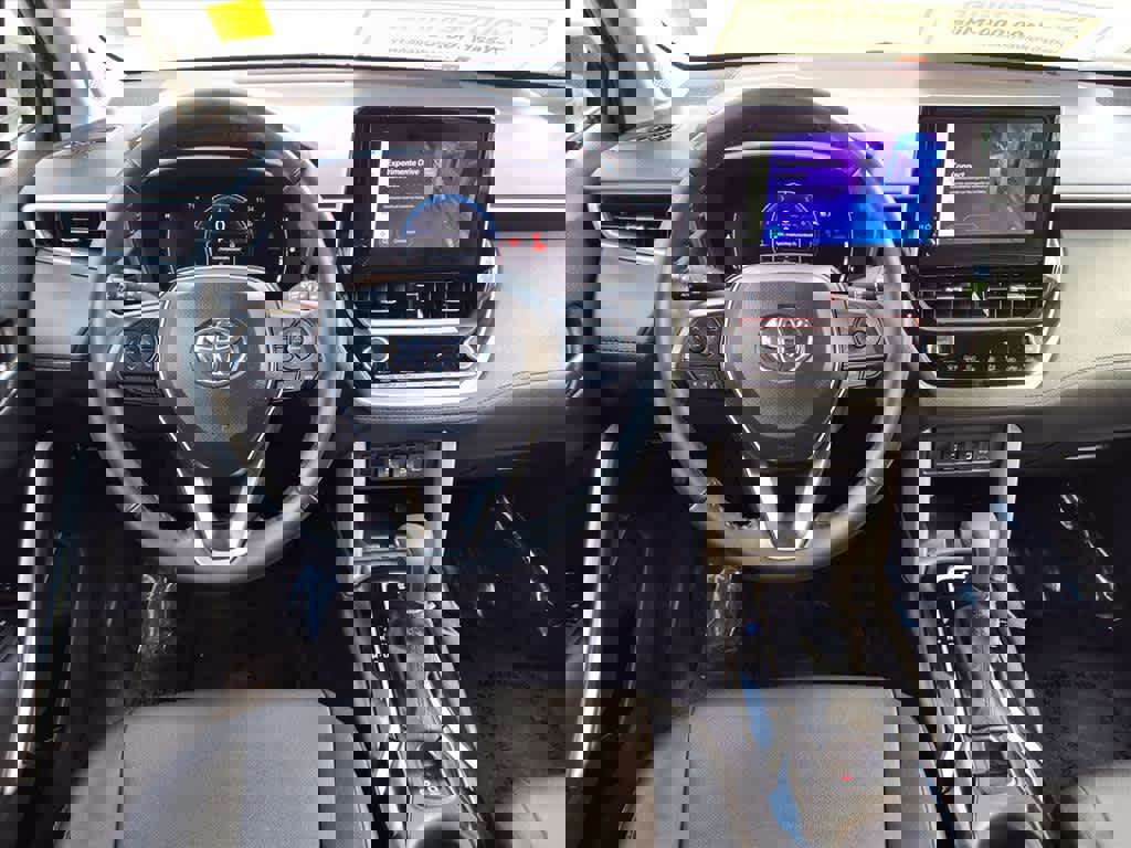 Certified 2024 Toyota Corolla Cross XLE image 8