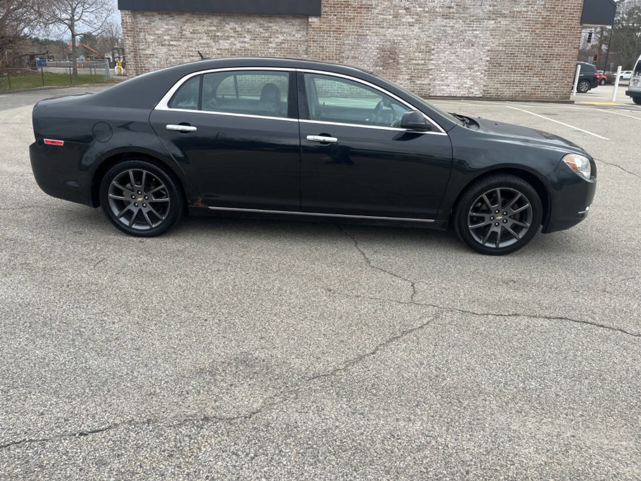 Used 2011 Chevrolet Malibu LTZ image 4