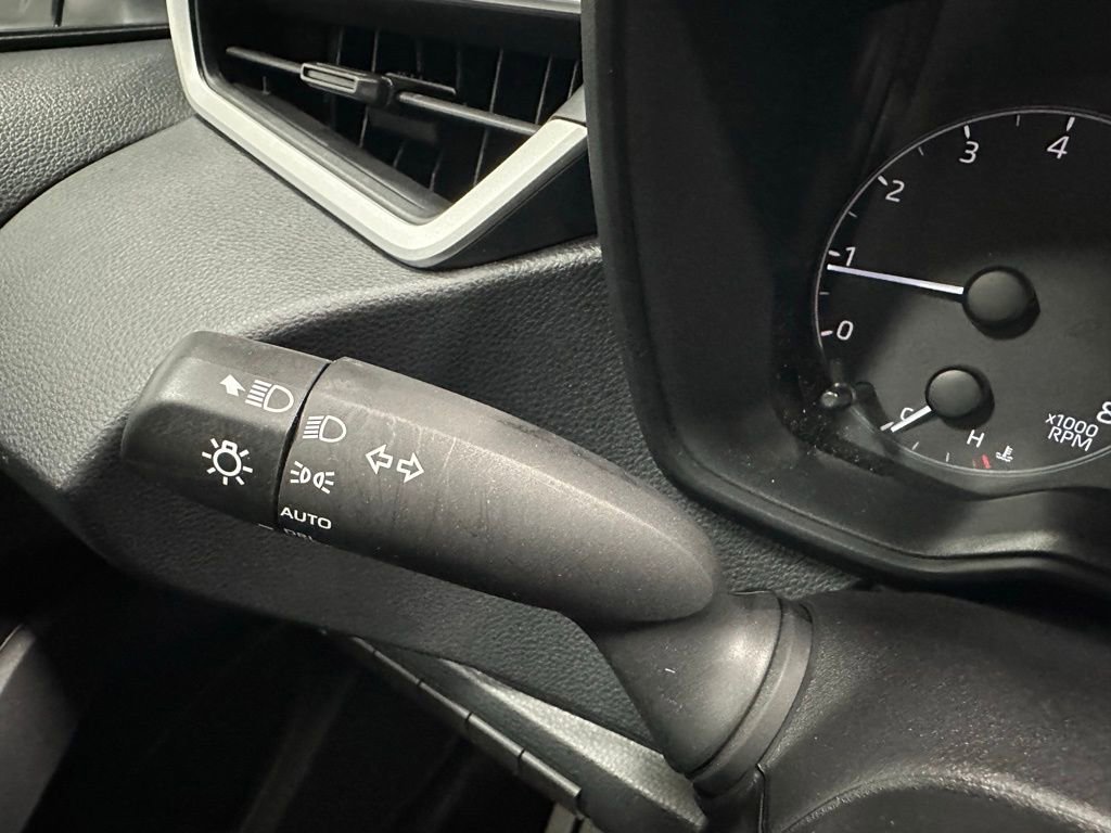 Used 2025 Toyota Corolla LE FWD image 21