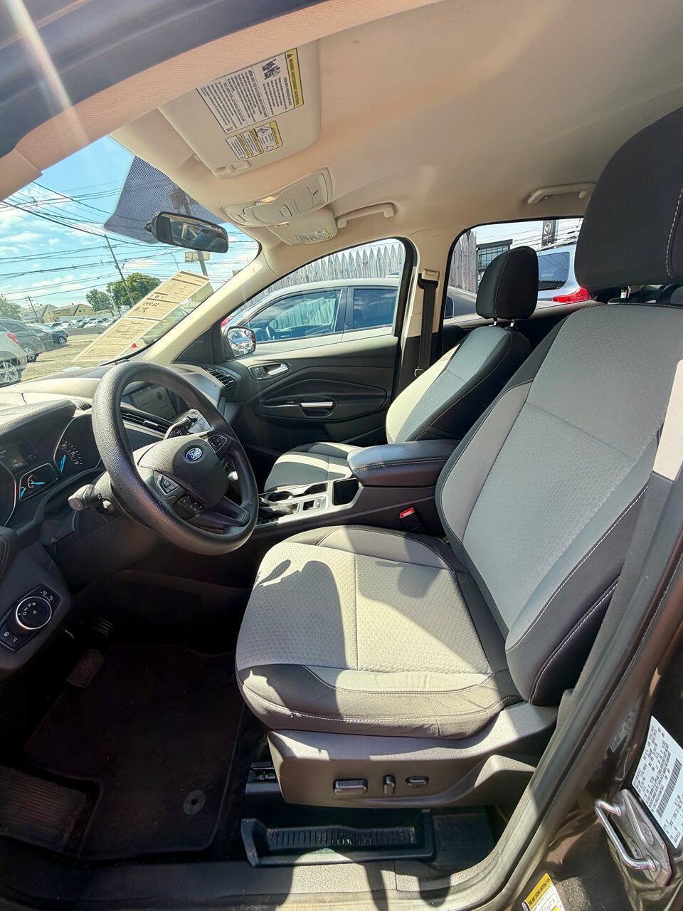 Used 2017 Ford Escape SE w/ Equipment Group 201A AWD/4WD image 12