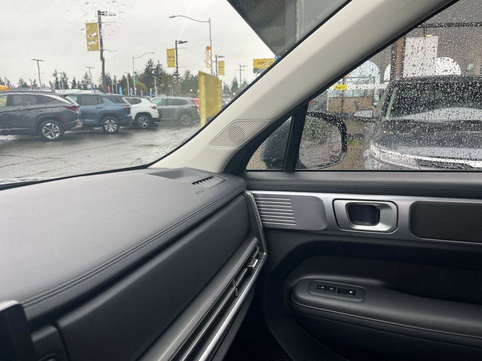 Used 2025 Hyundai Santa Fe SEL FWD image 38