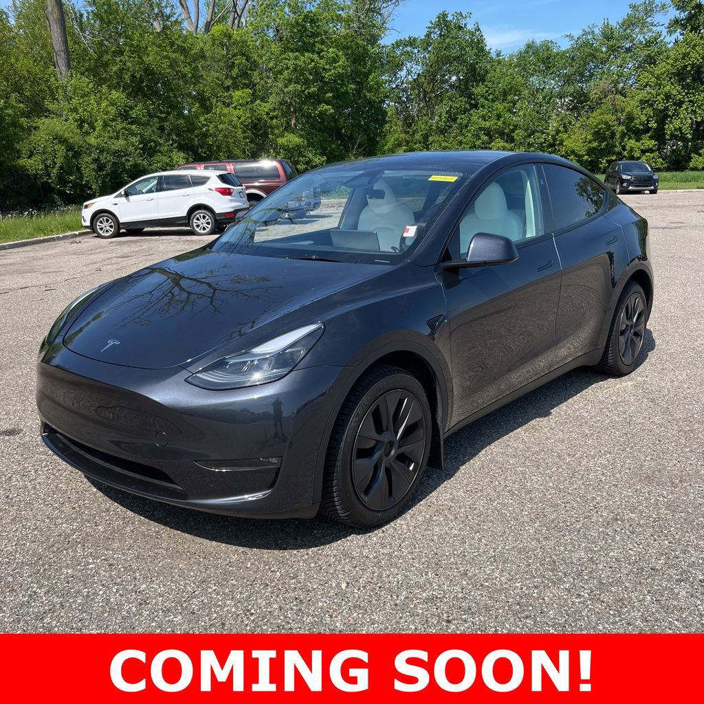 Used 2025 Tesla Model Y Long Range AWD/4WD image 1