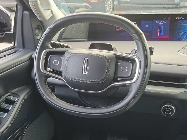 Certified 2025 Lincoln Navigator Reserve AWD/4WD image 22