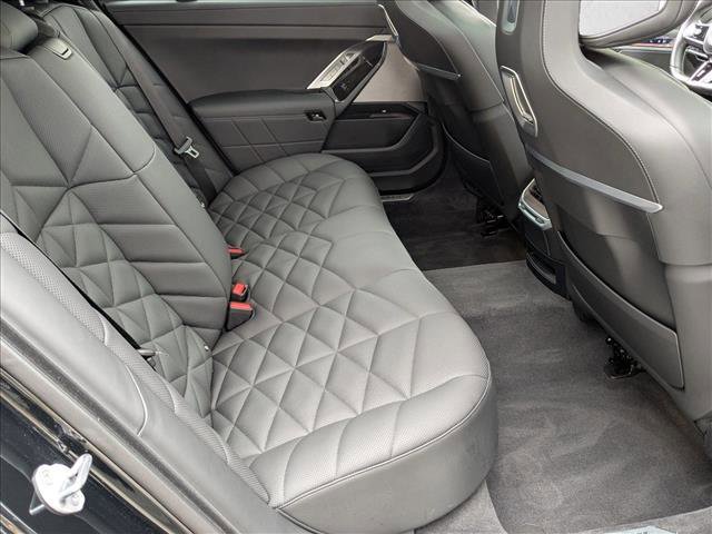 Used 2024 BMW 740i image 20
