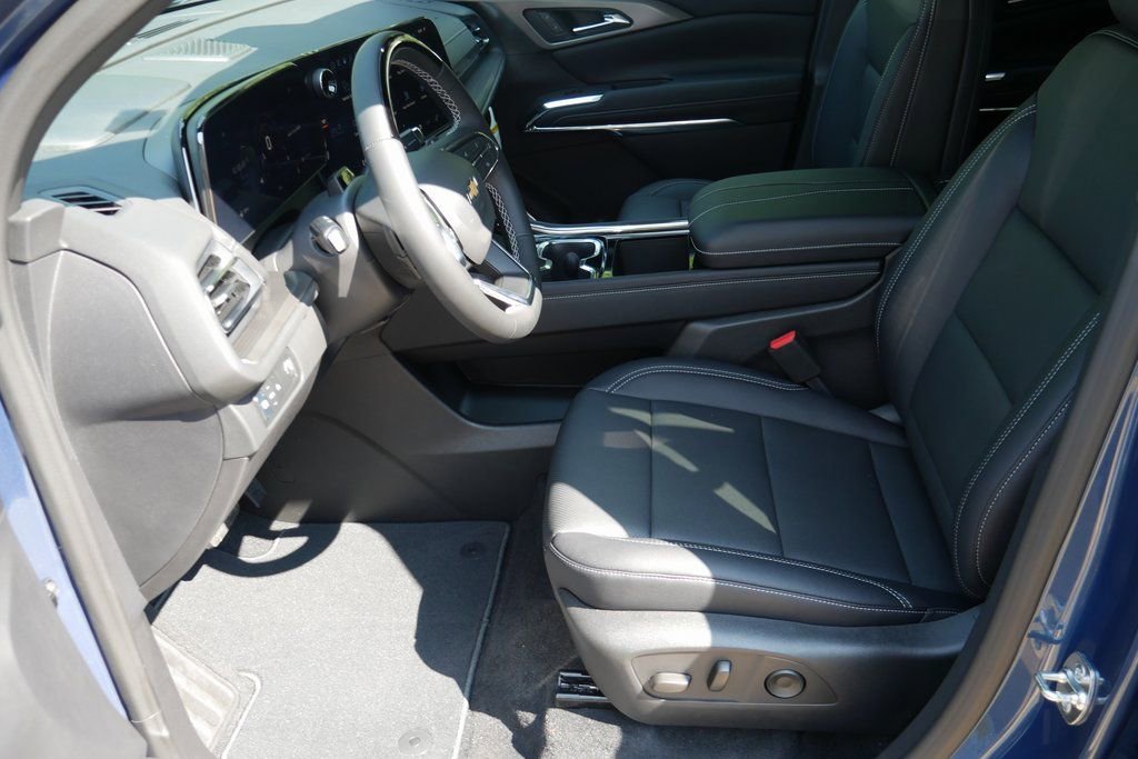 New 2026 Chevrolet Traverse LT w/ Enhanced Driving Package image 8