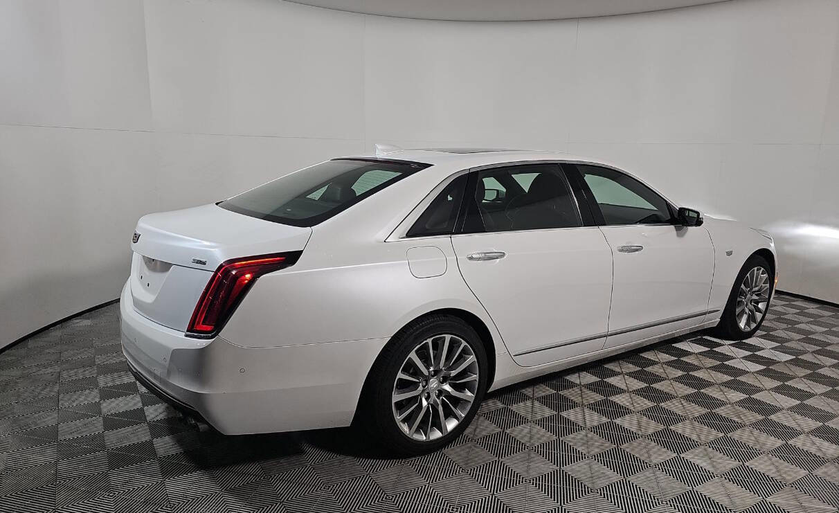 Used 2017 Cadillac CT6 Luxury image 2