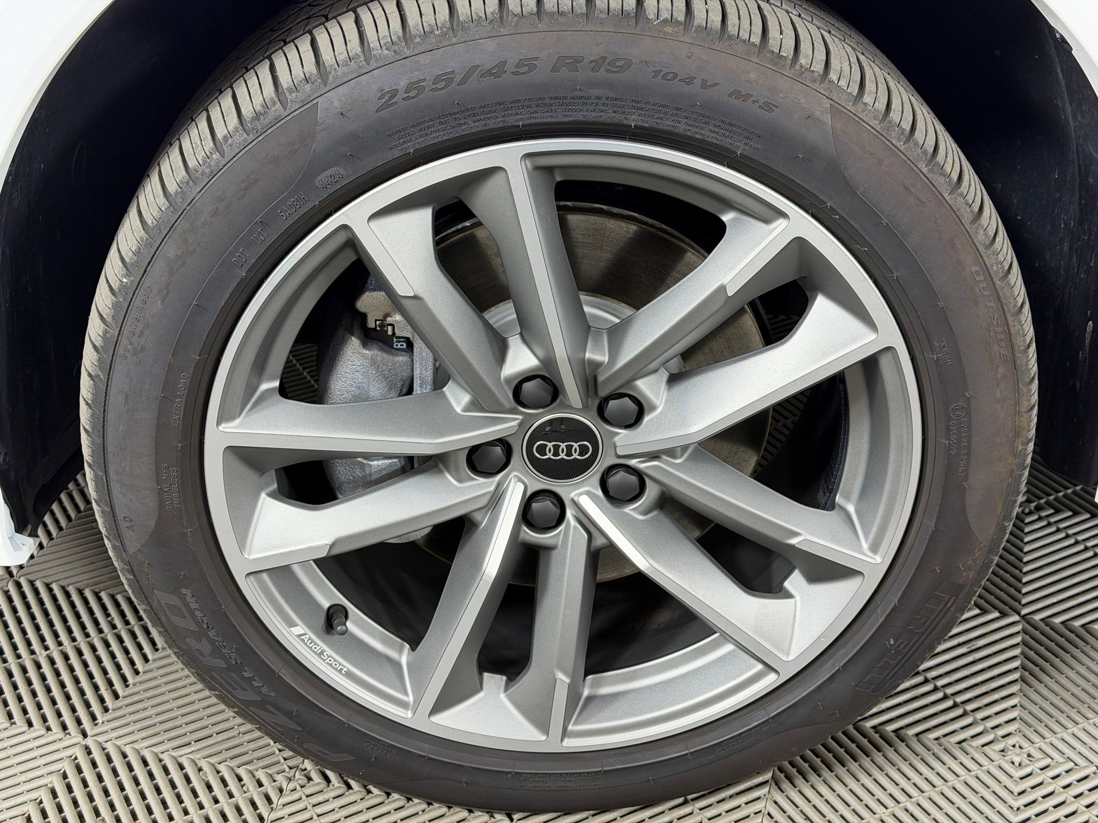 Certified 2025 Audi Q3 2.0T Premium w/ Convenience Package AWD/4WD image 12