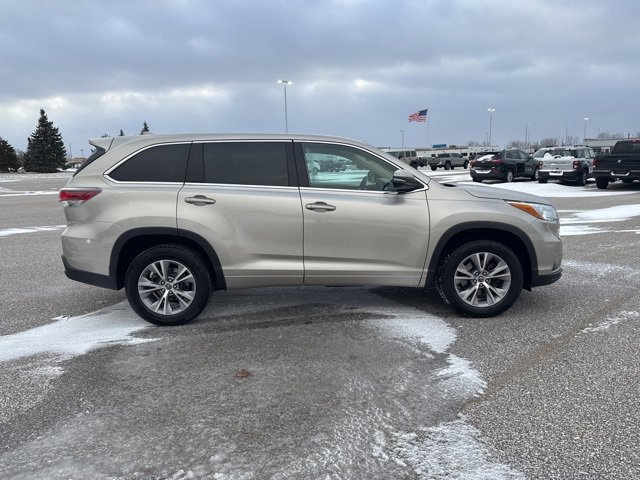 Used 2016 Toyota Highlander Plus image 4