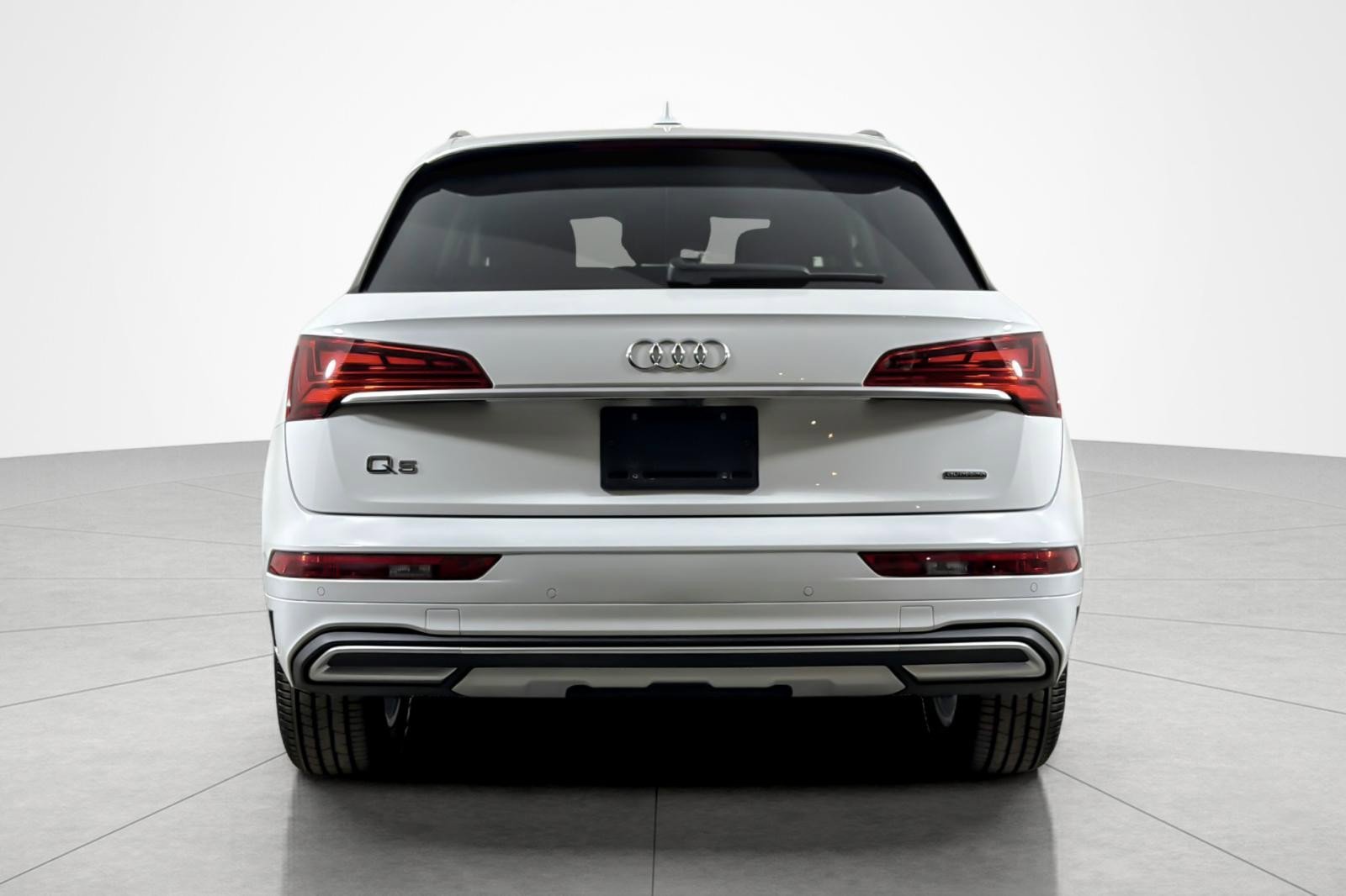 Used 2023 Audi Q5 2.0T Premium w/ Convenience Package AWD/4WD image 4