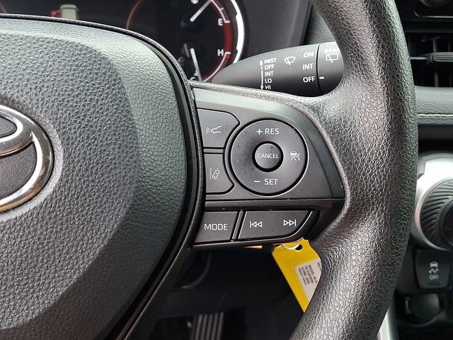 Used 2024 Toyota RAV4 LE AWD/4WD image 25