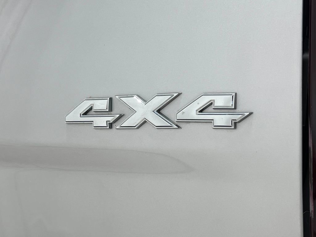 Used 2015 RAM 1500 Classic SLT w/ Luxury Group AWD/4WD image 39