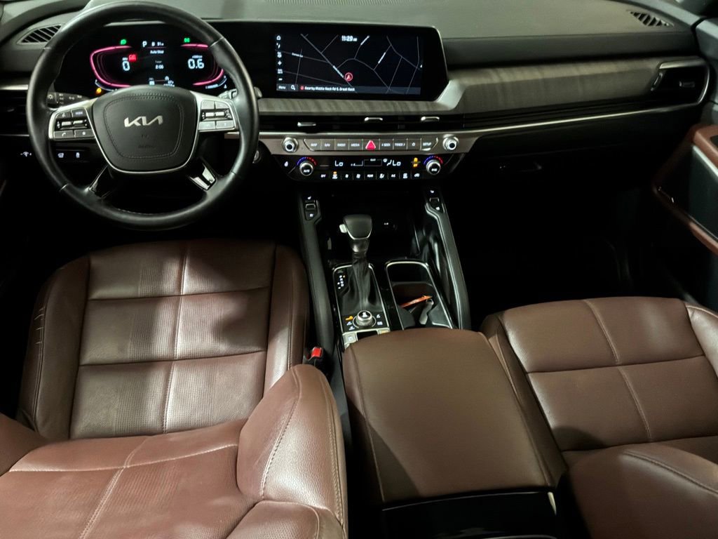 Used 2023 Kia Telluride EX w/ EX Captain's Chair Package image 10