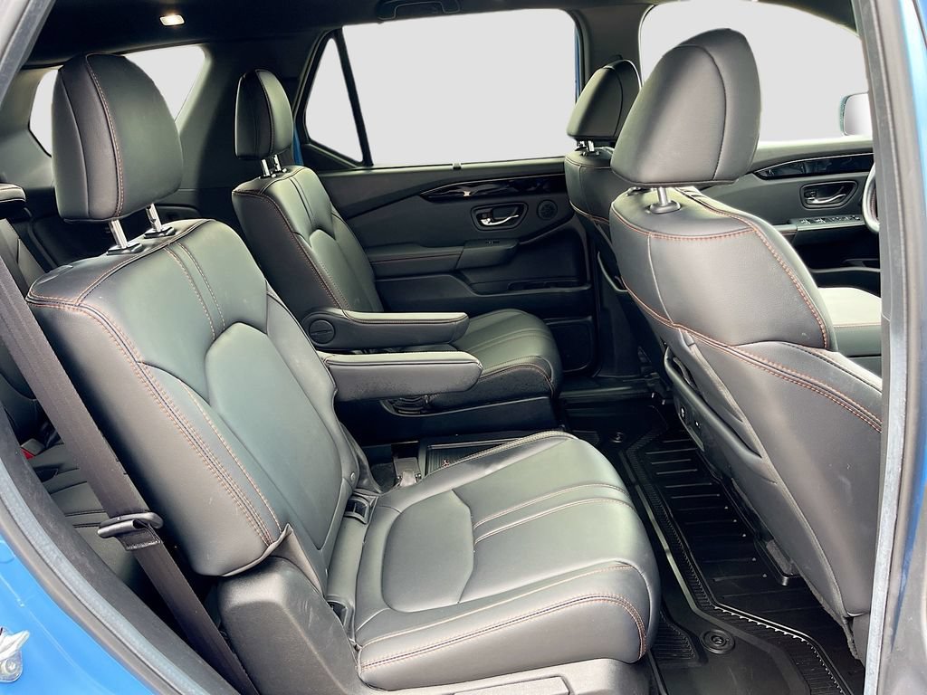 Used 2025 Honda Pilot TrailSport image 28