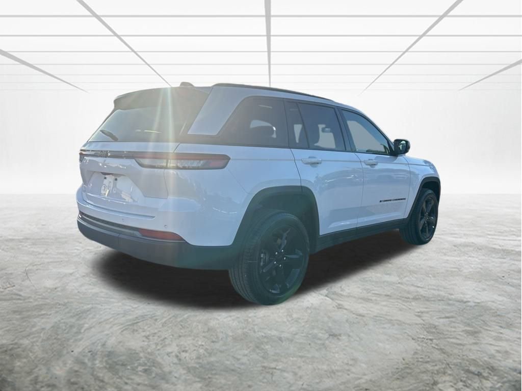 New 2026 Jeep Grand Cherokee Limited w/ Limited Altitude Package image 4