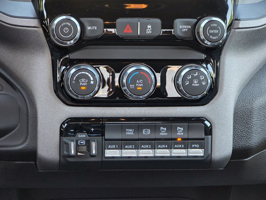 New 2026 RAM 5500 Tradesman w/ Chrome Appearance Group AWD/4WD image 29