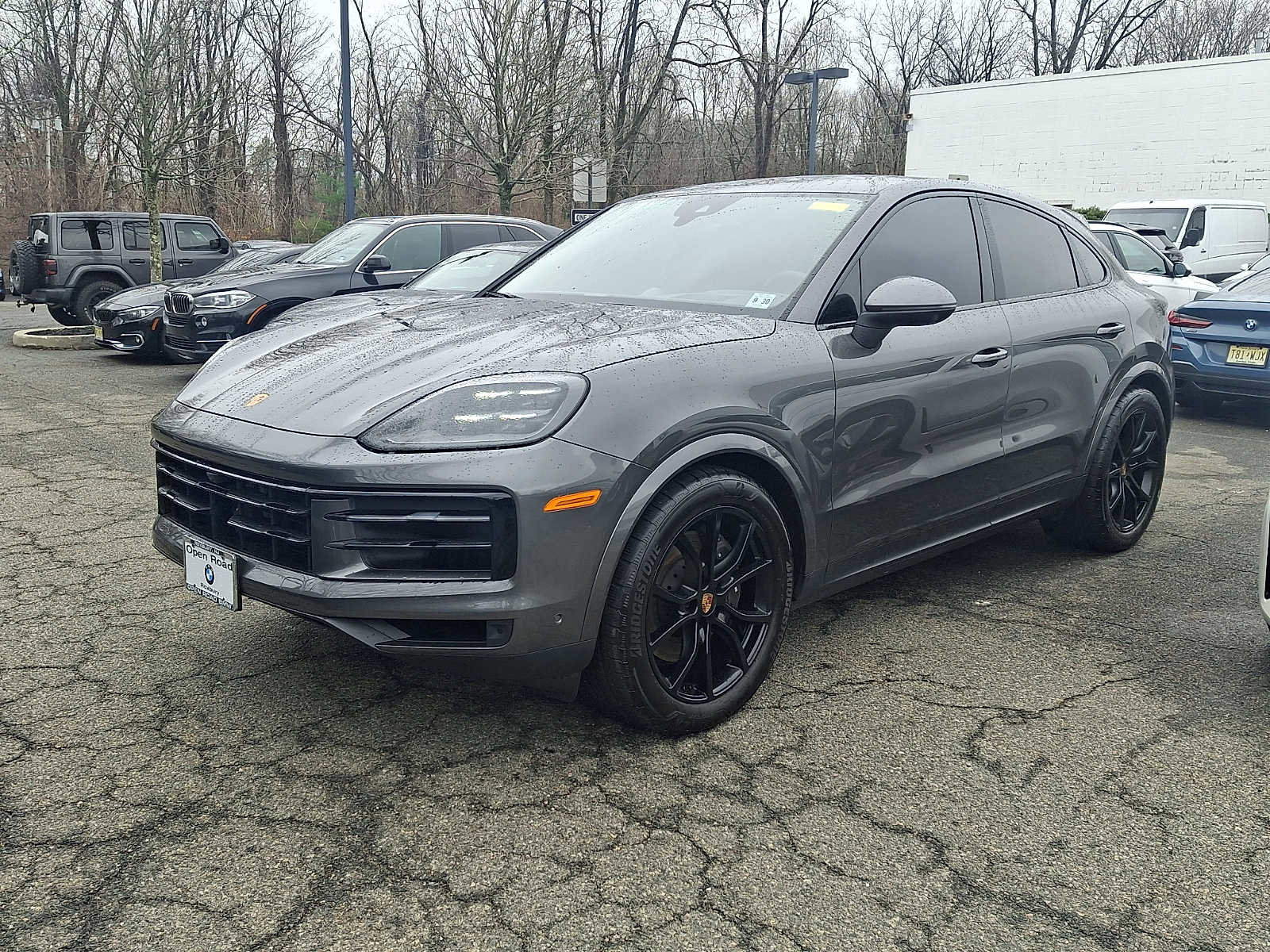 Used 2025 Porsche Cayenne Coupe image 3