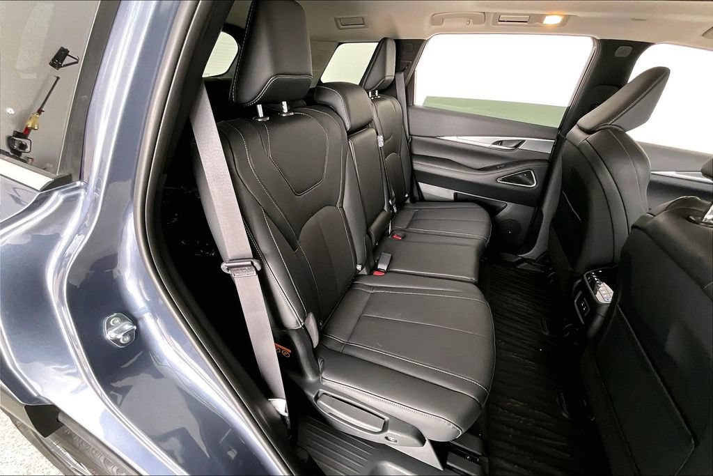 New 2027 INFINITI QX60 Luxe w/ Cargo Package FWD image 9