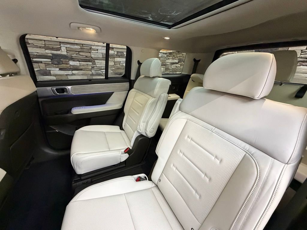 Used 2024 Hyundai Santa Fe Calligraphy image 28