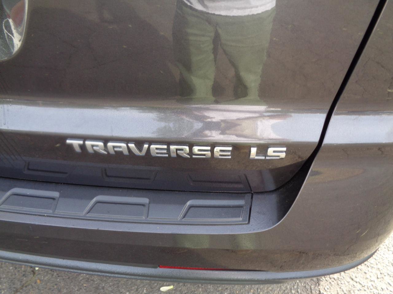 Used 2015 Chevrolet Traverse LS FWD image 14