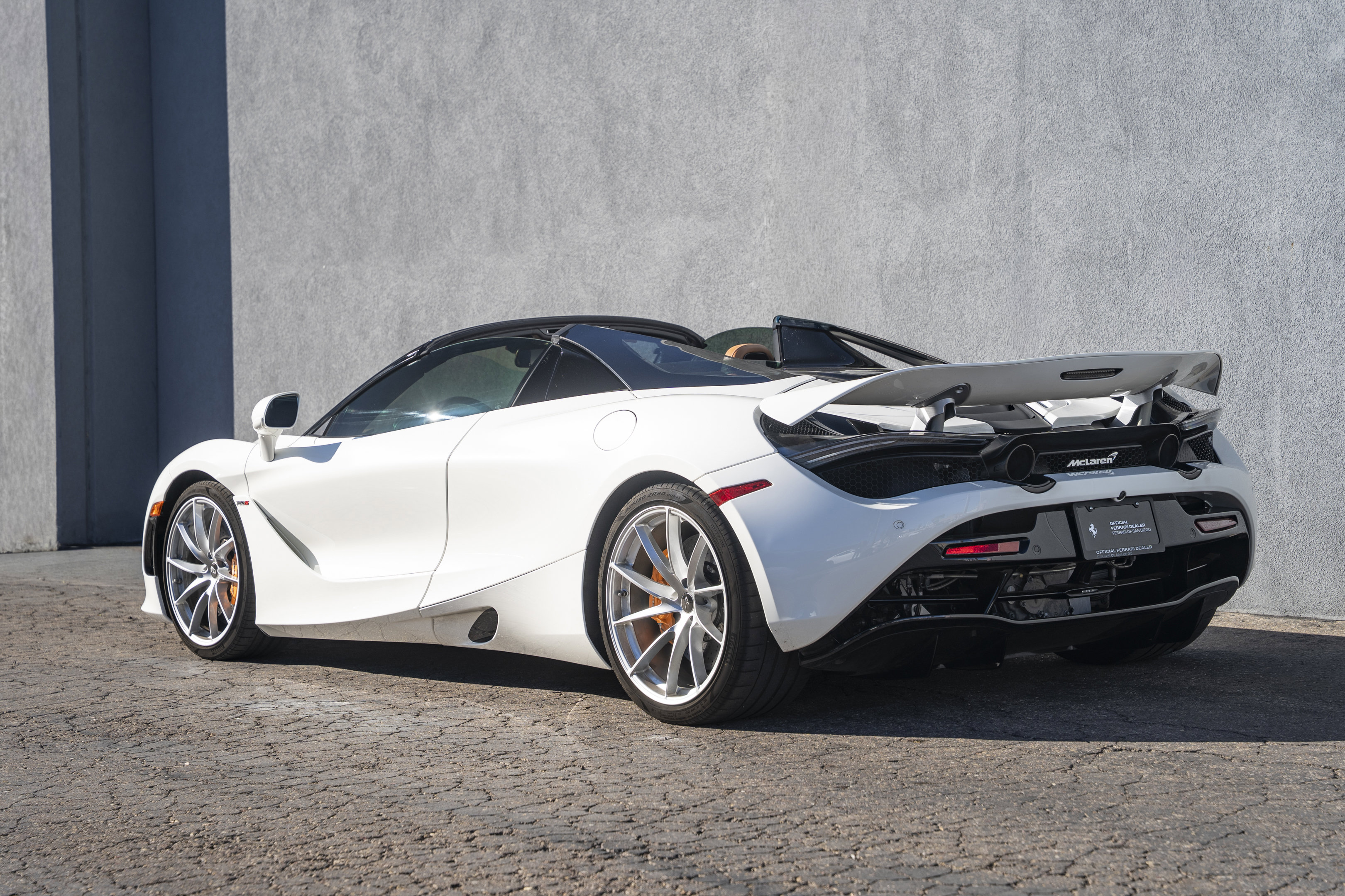 Used 2020 McLaren 720S Spider image 3