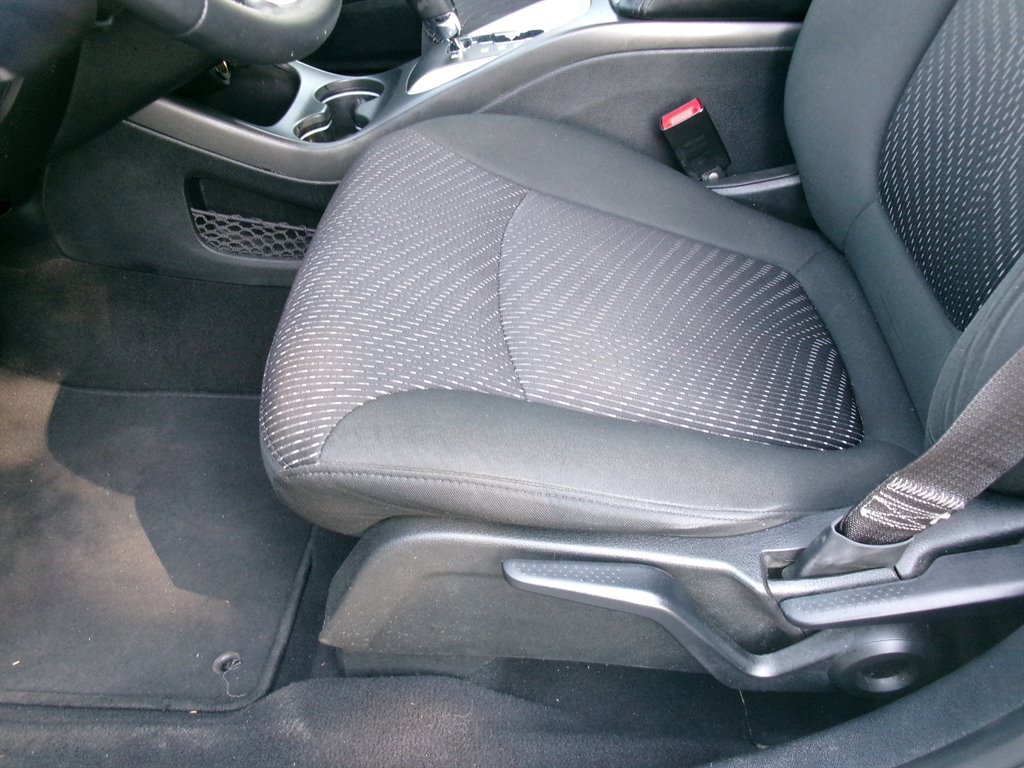 Used 2019 Dodge Journey SE w/ Connectivity Group FWD image 12