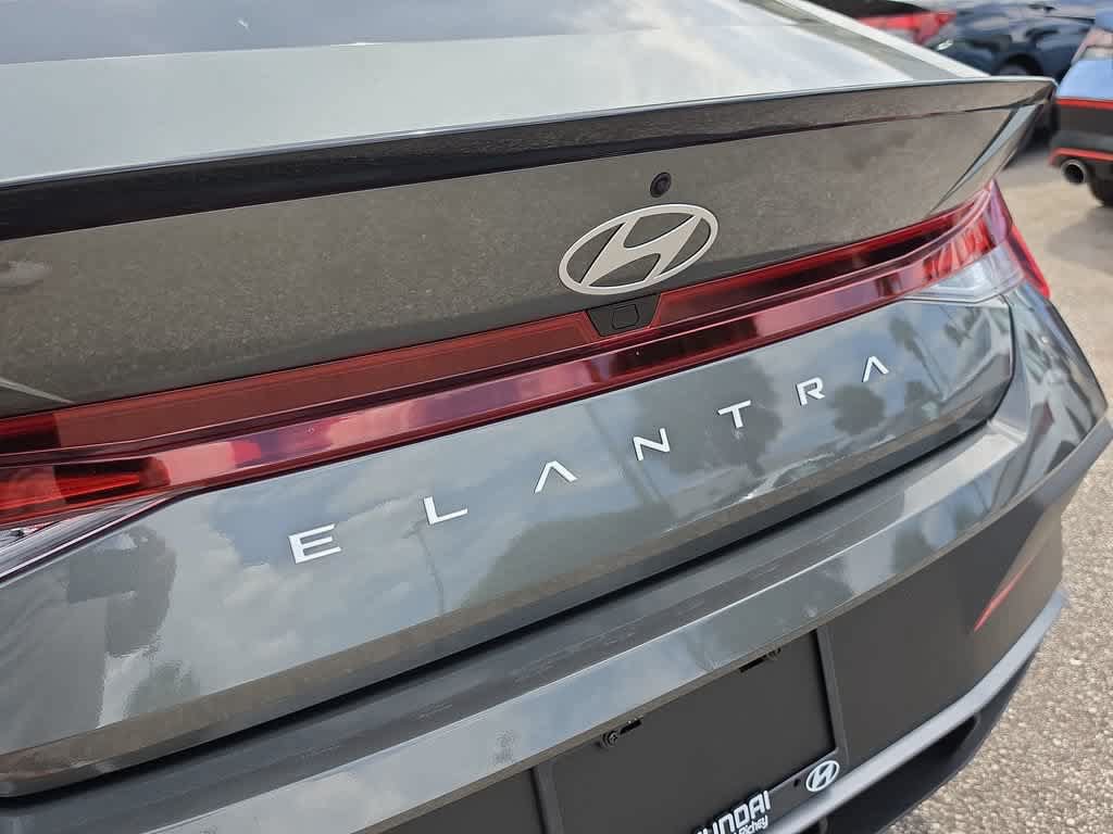 New 2026 Hyundai Elantra SEL Sport FWD image 13