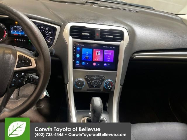 Used 2015 Ford Fusion SE image 17