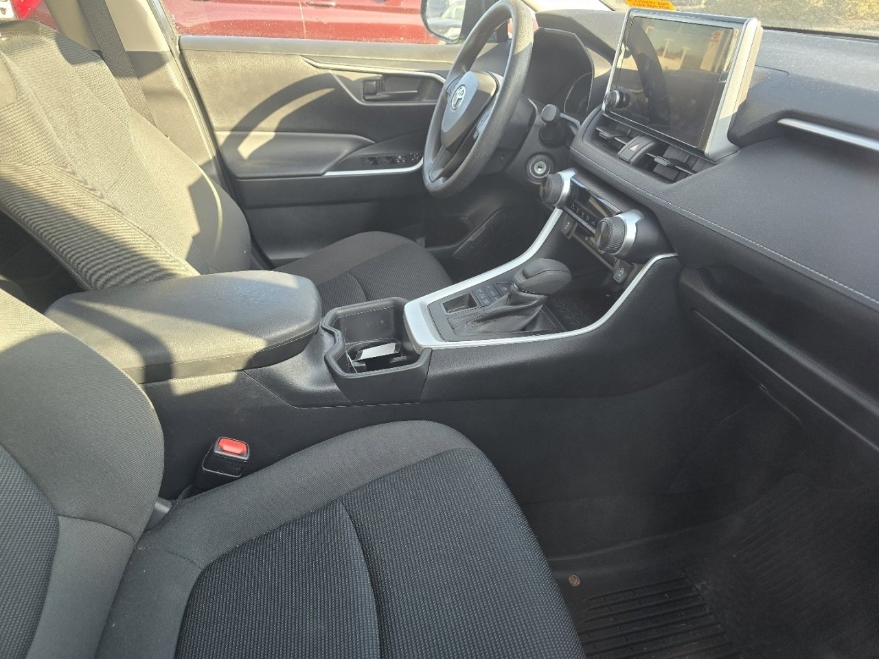 Used 2024 Toyota RAV4 LE image 13