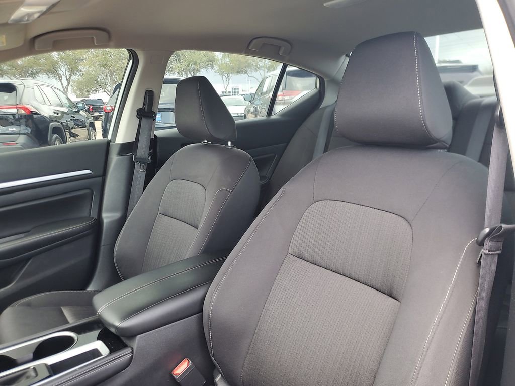 Used 2023 Nissan Altima 2.5 SV image 14