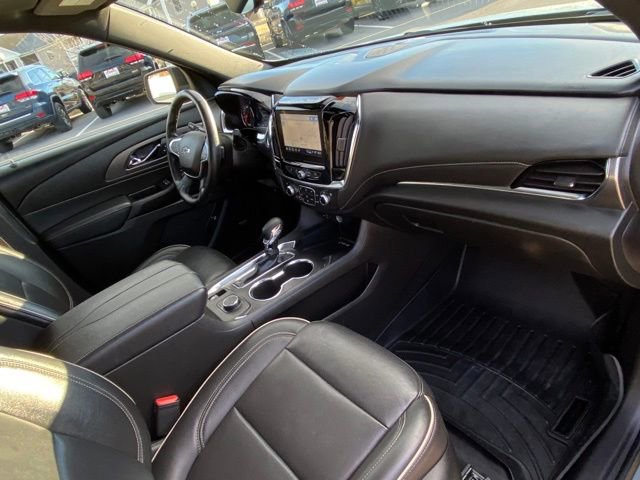Used 2023 Chevrolet Traverse Premier w/ Redline Edition image 24