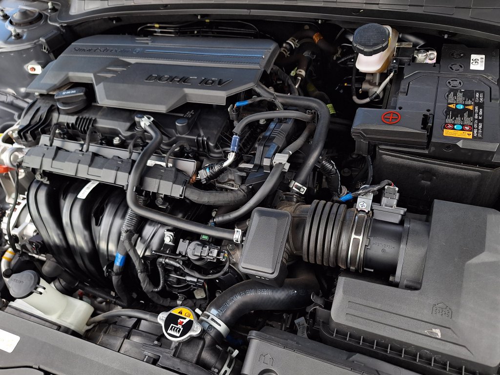 Certified 2024 Hyundai Elantra Limited FWD image 31