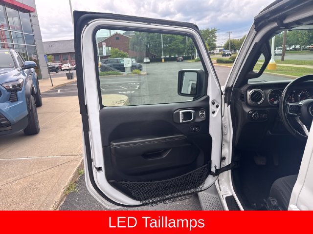 Used 2018 Jeep Wrangler Unlimited Sahara AWD/4WD image 12