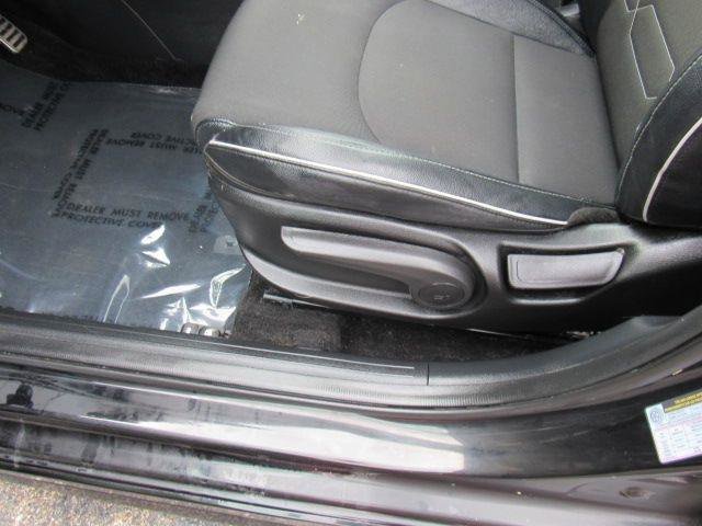 Used 2022 Kia Forte GT-Line w/ GT-Line Premium Package FWD image 18