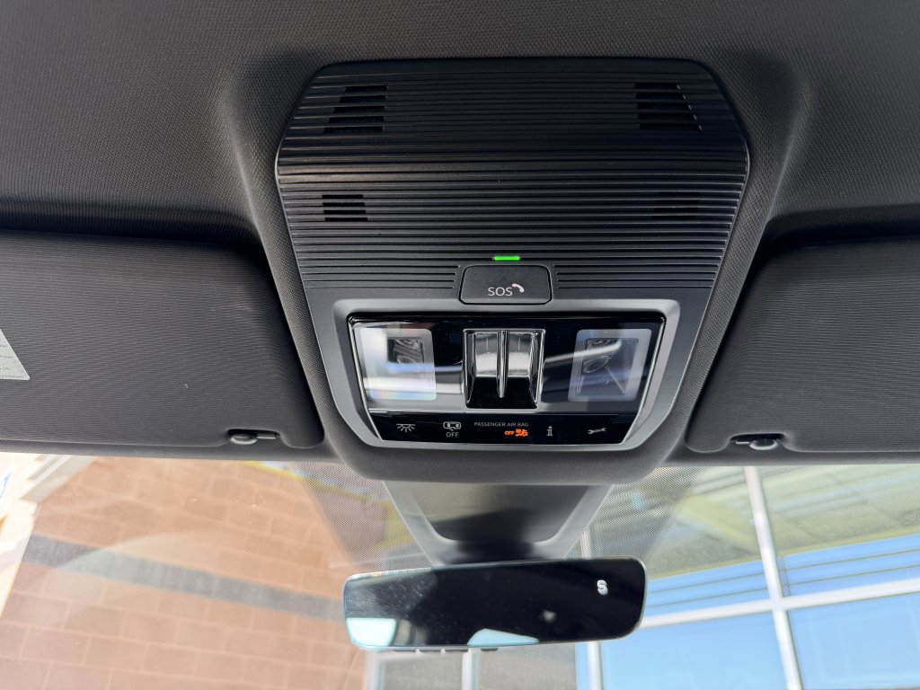 Used 2024 Volkswagen Atlas Cross Sport SE w/ Panoramic Sunroof Package FWD image 25