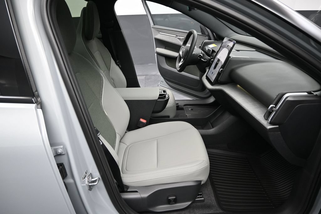 New 2026 Volvo EX30 Plus w/ Protection Package Premier AWD/4WD image 18