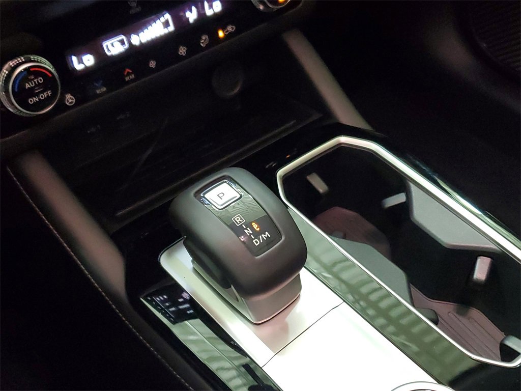 New 2025 Mitsubishi Outlander SEL image 29