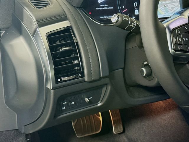 Used 2024 Jaguar F-TYPE R-Dynamic image 10