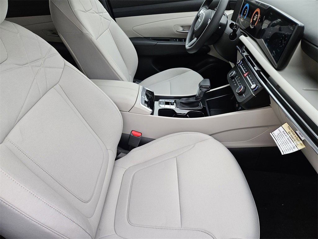 Used 2025 Hyundai Tucson SE image 10