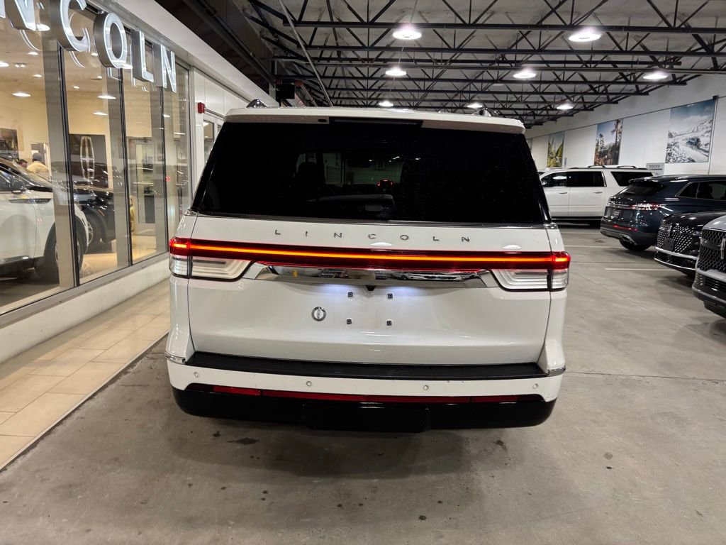 Used 2022 Lincoln Navigator L Reserve AWD/4WD image 4