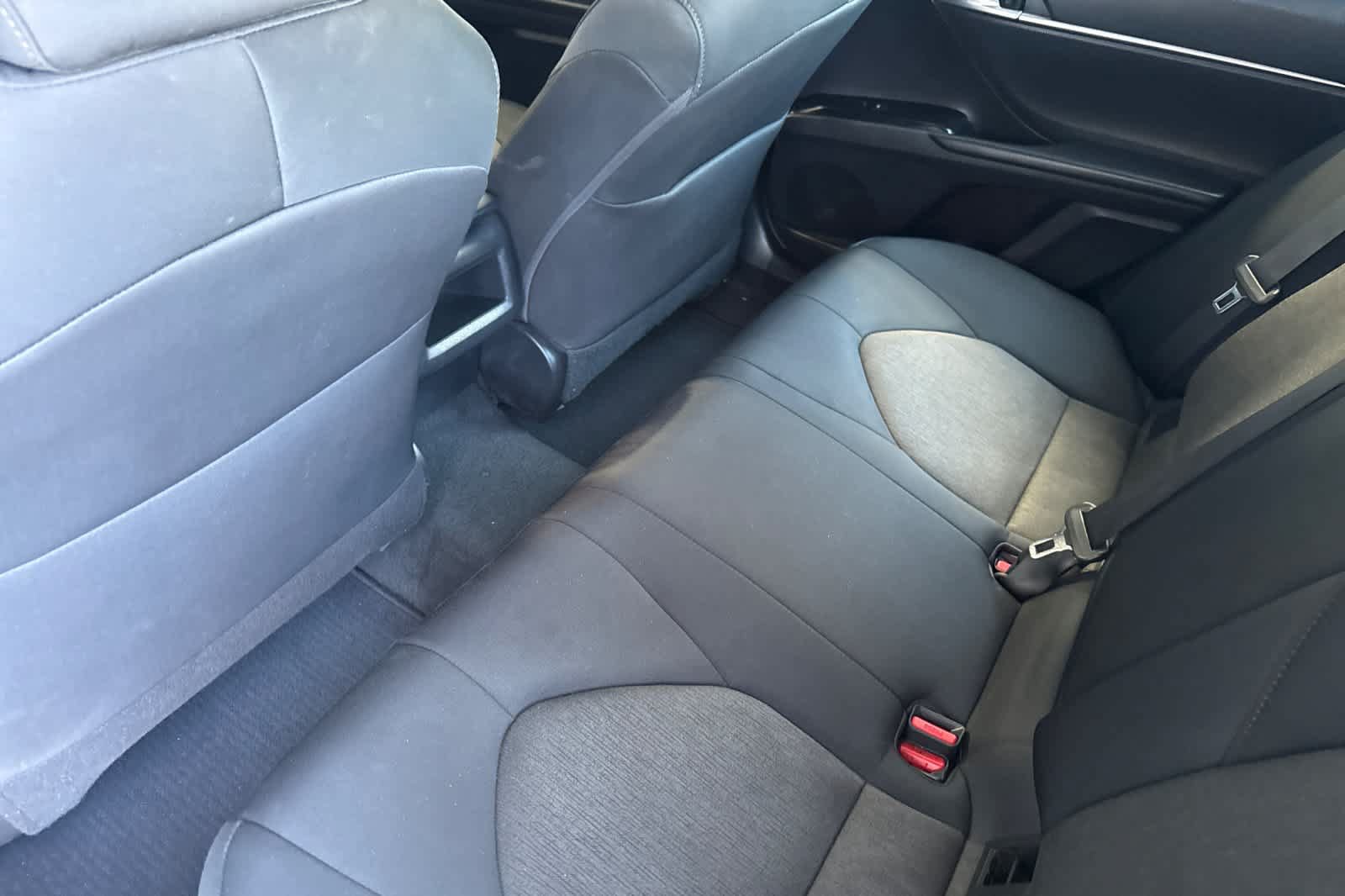 Used 2020 Toyota Camry LE w/ Preferred Accessory Package FWD image 4