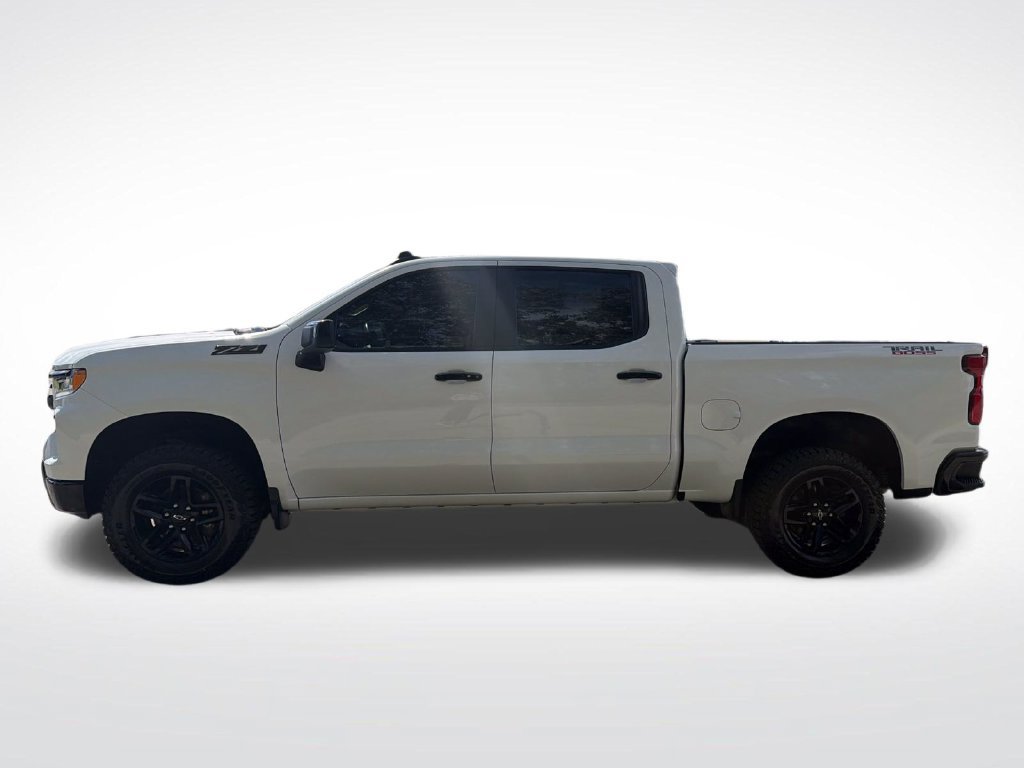 Used 2024 Chevrolet Silverado 1500 LT Trail Boss w/ Convenience Package II AWD/4WD image 2
