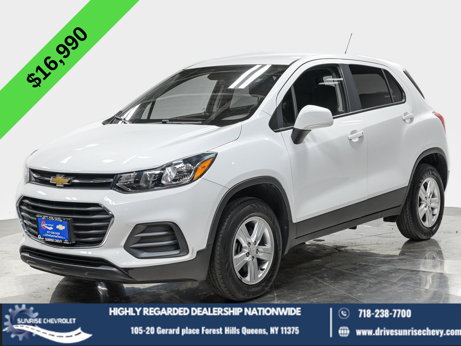 Used 2022 Chevrolet Trax LS w/ Tint and Cruise Package AWD/4WD image 1