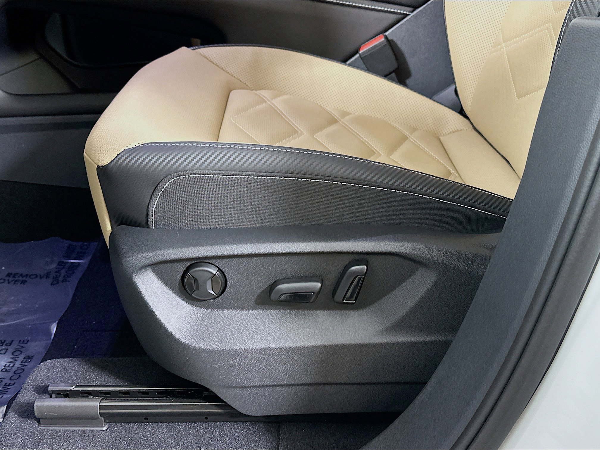 New 2026 Volkswagen Atlas Cross Sport SE image 18