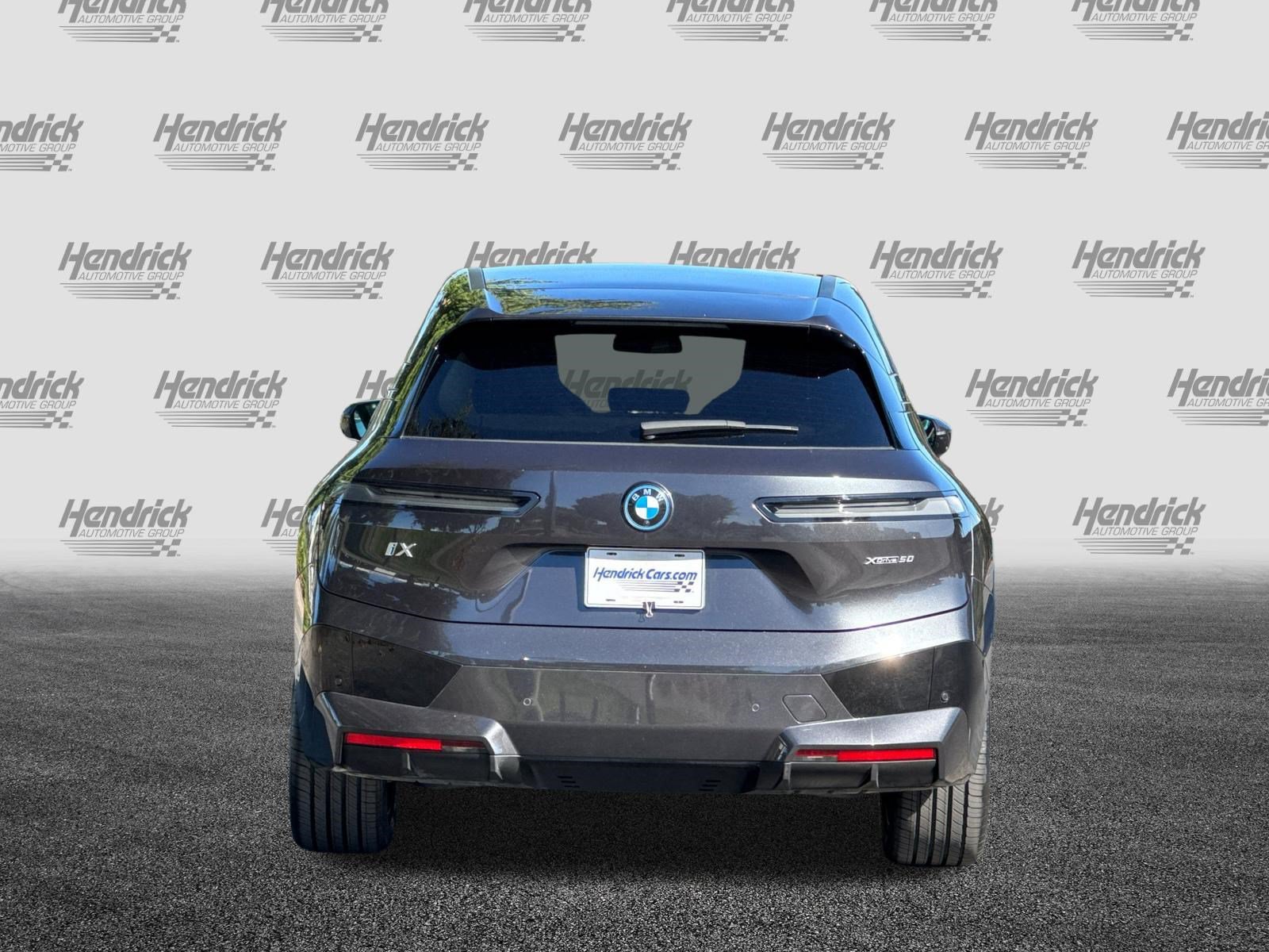 Used 2024 BMW iX xDrive50 w/ Sport Package AWD/4WD image 6
