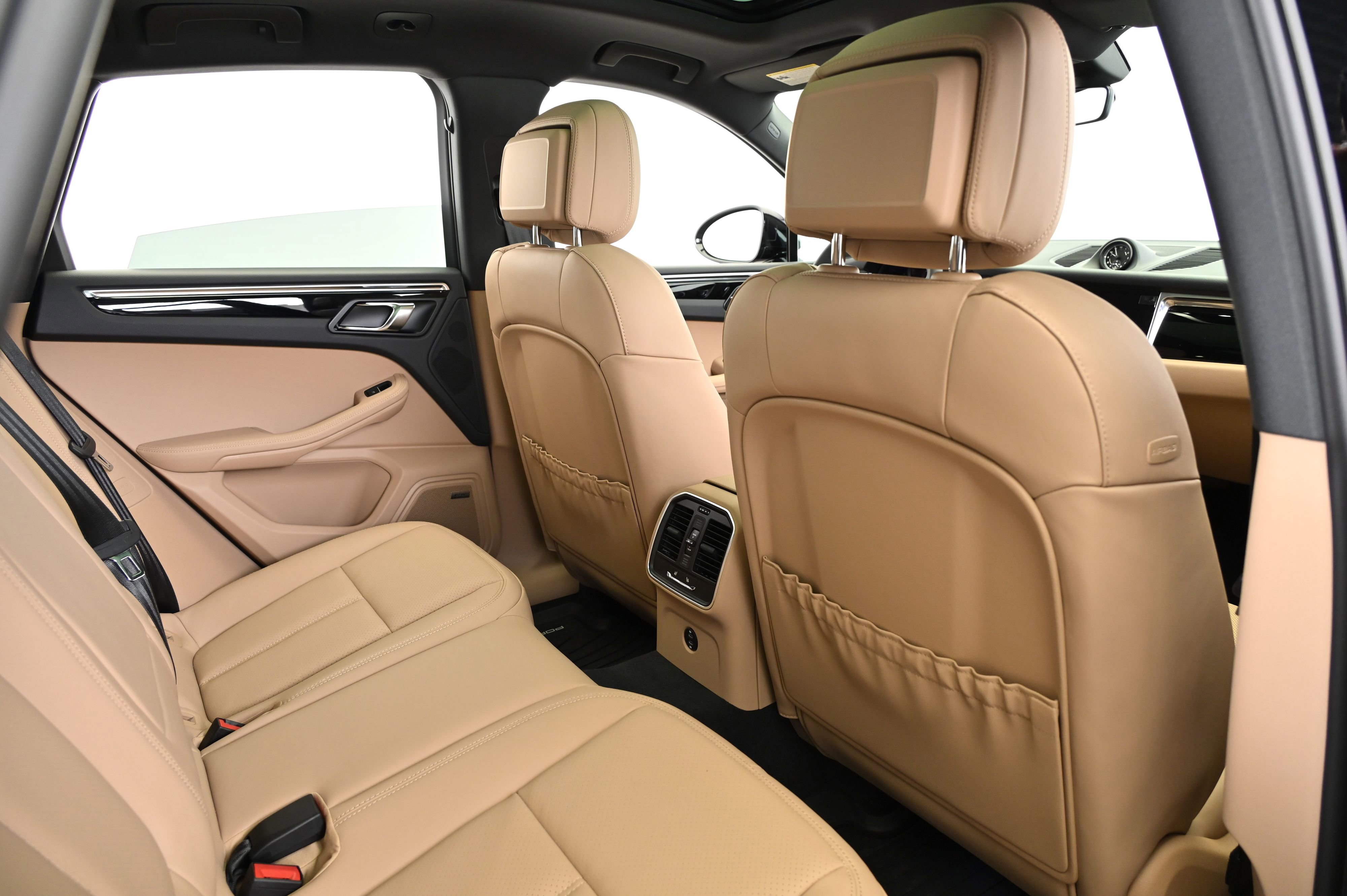 Certified 2025 Porsche Macan image 21