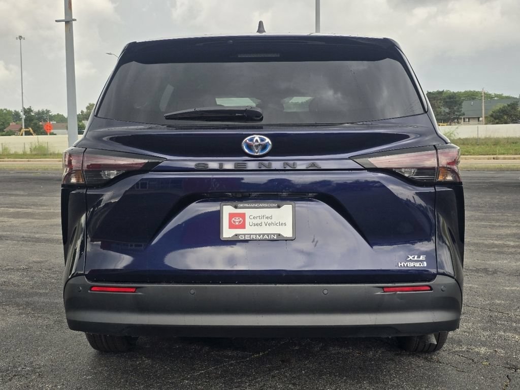 Certified 2024 Toyota Sienna XLE FWD image 15