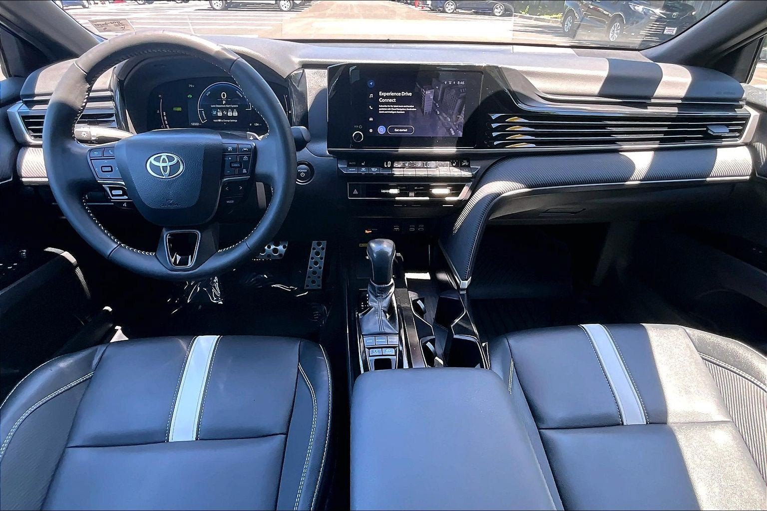 Used 2025 Toyota Camry SE w/ Convenience Package FWD image 14