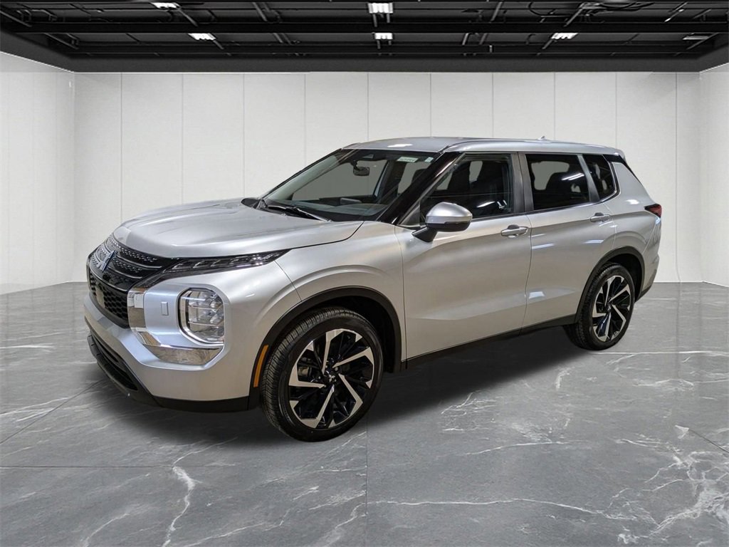 Used 2022 Mitsubishi Outlander ES image 1