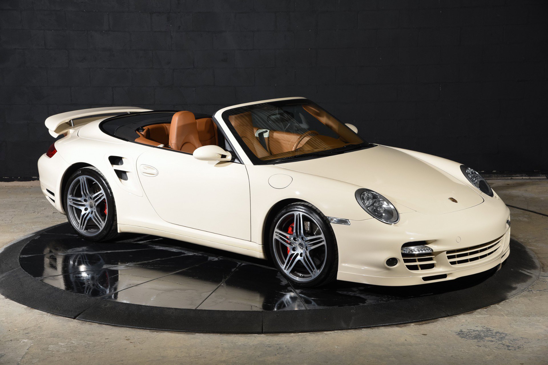 Used 2009 Porsche 911 Turbo image 2